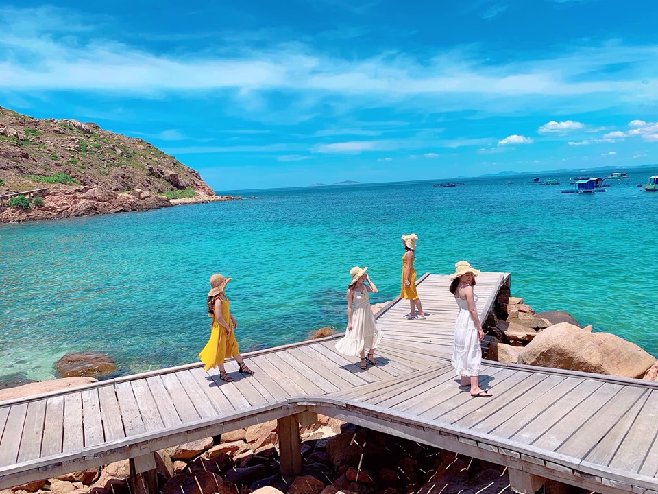 Tour 2 đảo Hòn Khô - Cù Lao Xanh 1 ngày: Ngắm hoàng hôn tại Eo Gió - Công  ty du lịch Quy Nhơn Tourist