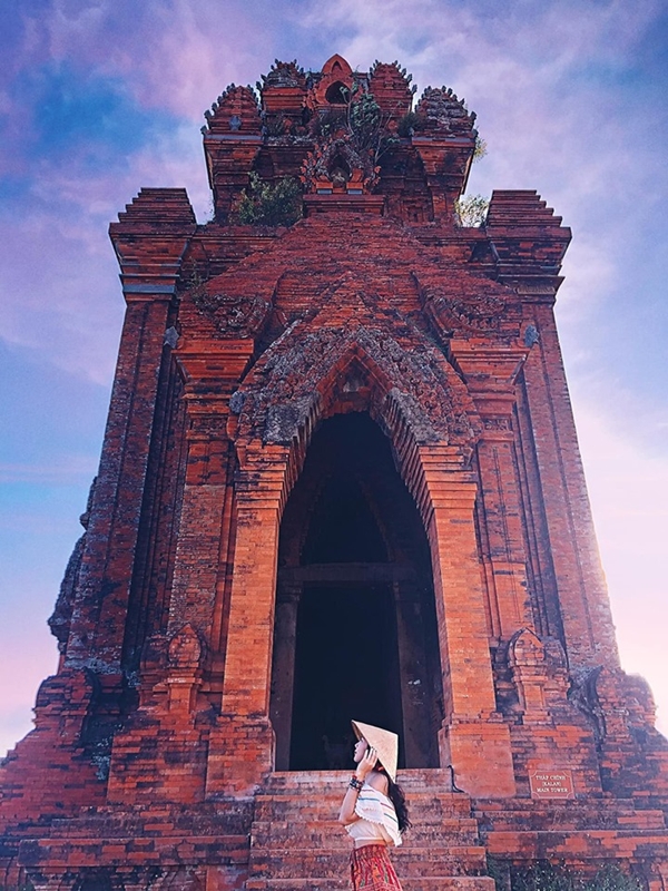 Tháp Bánh Ít ở Quy Nhơn - nét đẹp kiến trúc người Chăm còn sót lại - Tago.vn